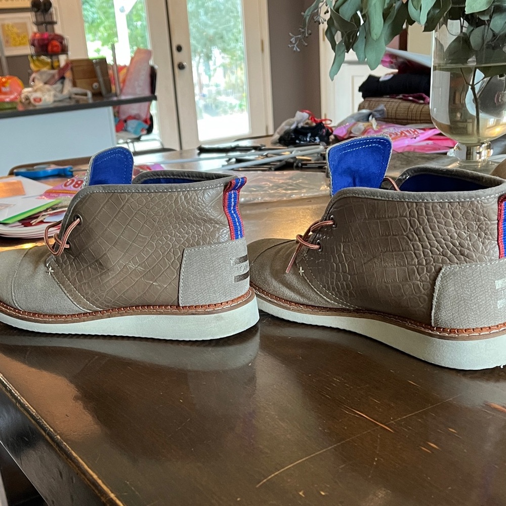 Toms Brown Suede Chukka Boots - Picture 3 of 6